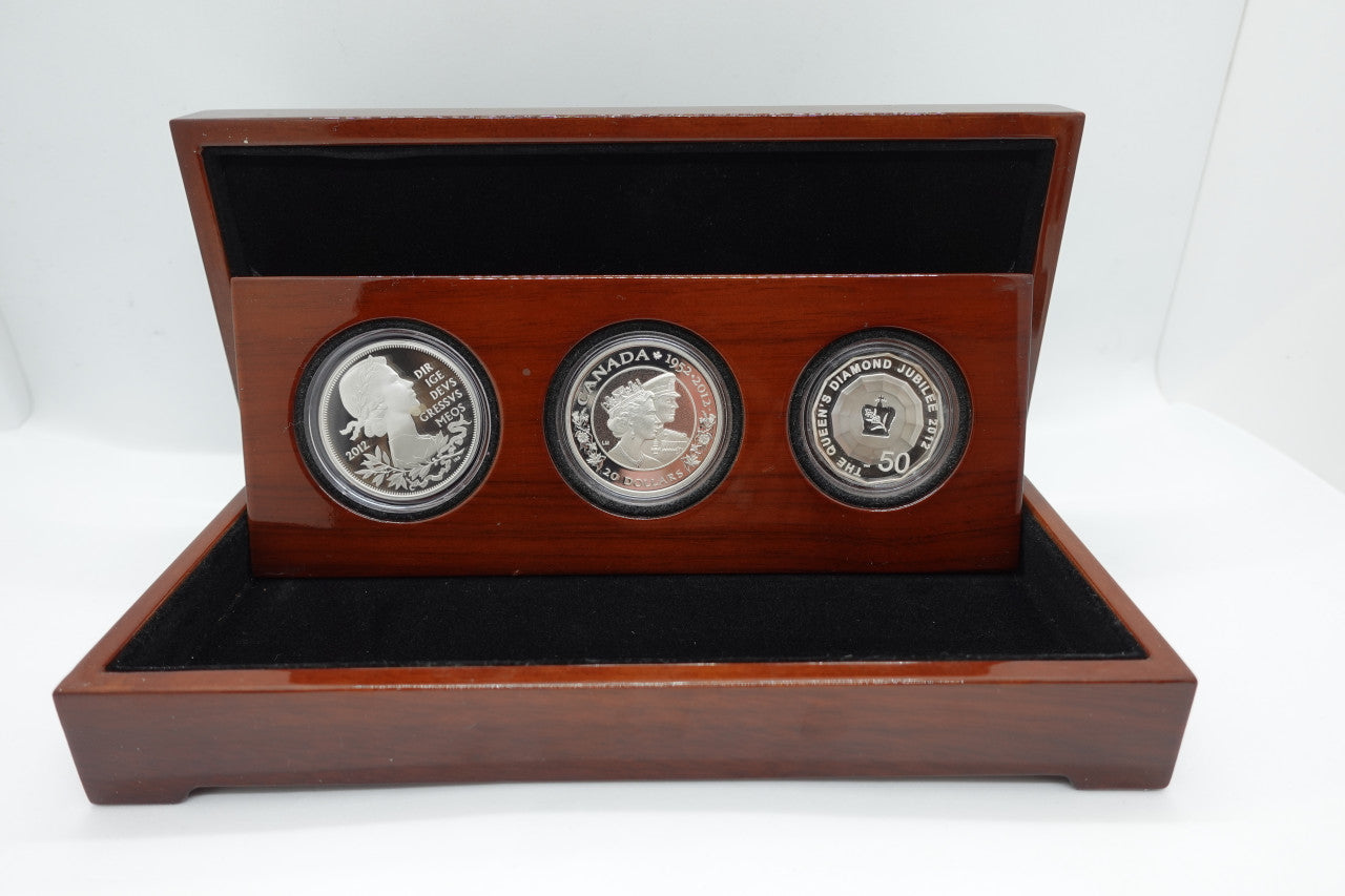 2012 THE QUEEN'S DIAMOND JUBILEE ROYAL SILVER SET 3-PIECE COIN COLLECTION (2.5oz total)