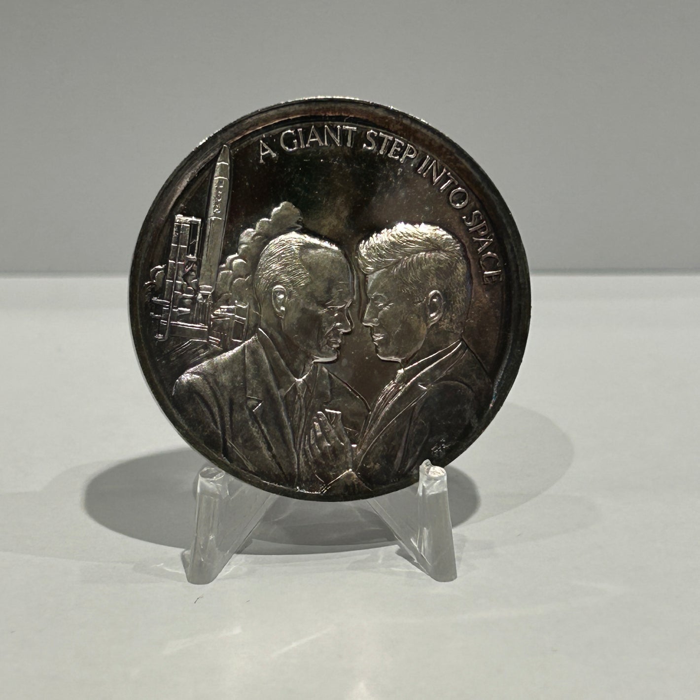 E-TRANSFER ONLY - 1971 1oz LIFE AND LEGACY OF JOHN F. KENNEDY MEDAL: A GIANT STEP INTO SPACE FINE SILVER