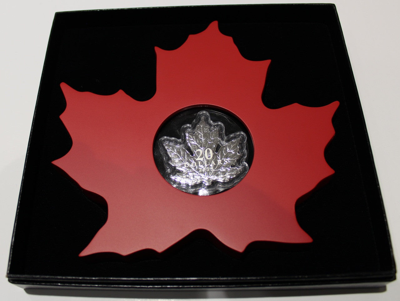 2015 1oz $20 THE CANADIAN MAPLE LEAF FINE SILVER COIN