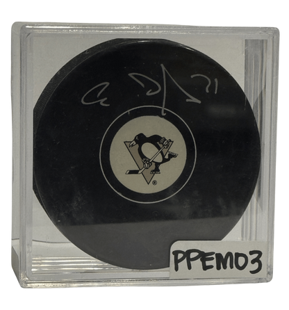 PITTSBURGH PENGUINS - EVGENI MALKIN AUTO PUCK