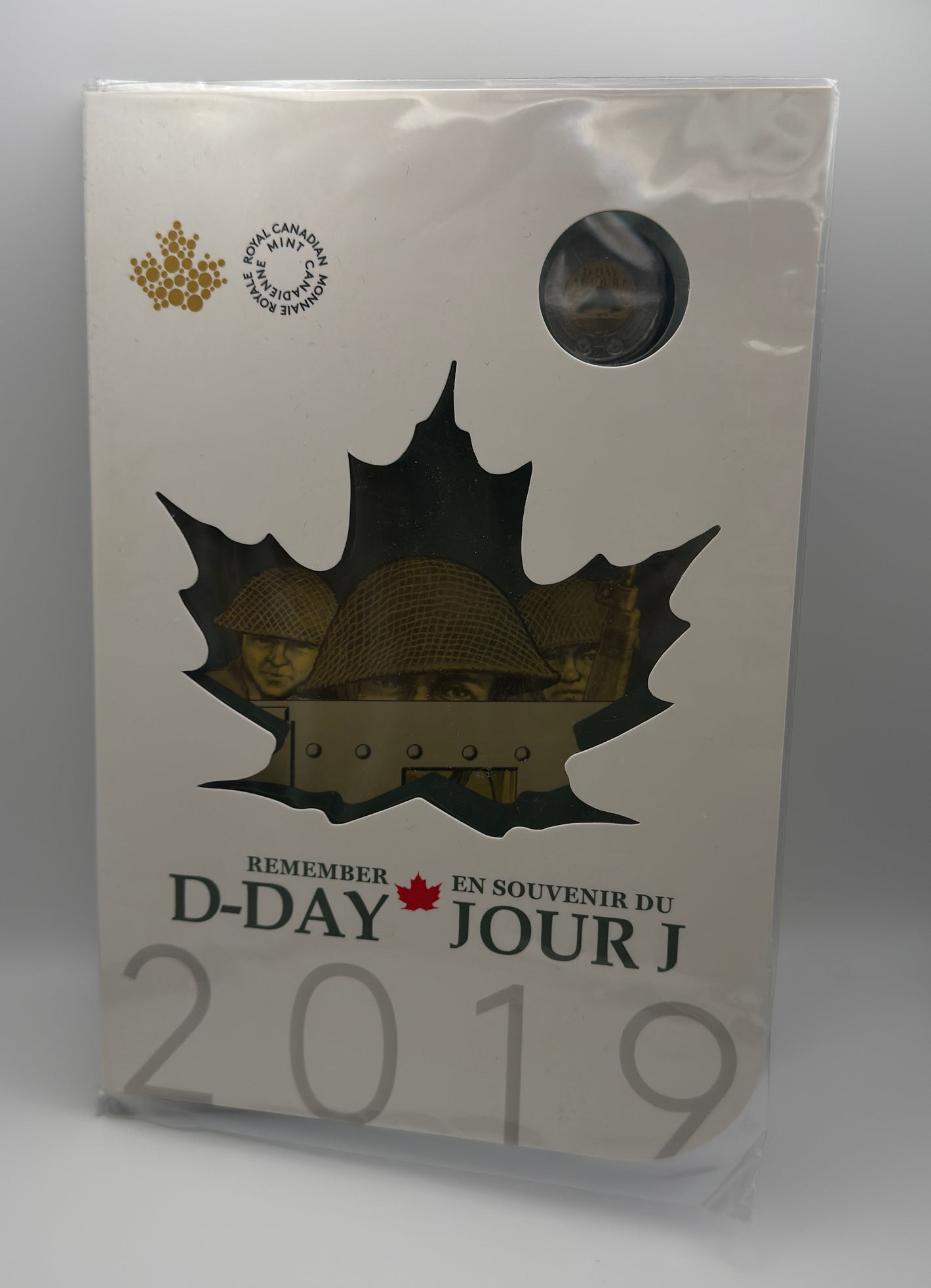 [AUCTION ONLY] 2019 COMMEMORATIVE COLLECTOR KEEPSAKE D-DAY 6-COIN SET WITH COLOURIZED TOONIE