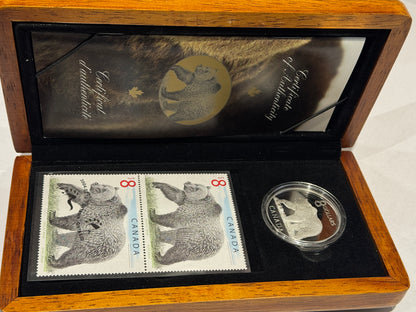 [AUCTION ONLY] 2004 THE GREAT GRIZZLY $8 LIMITED-EDITION STAMP AND COIN SET