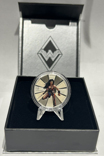[AUCTION ONLY] 2016 $10 BATMAN V SUPERMAN: DAWN OF JUSTICE - WONDER WOMAN FINE SILVER COIN