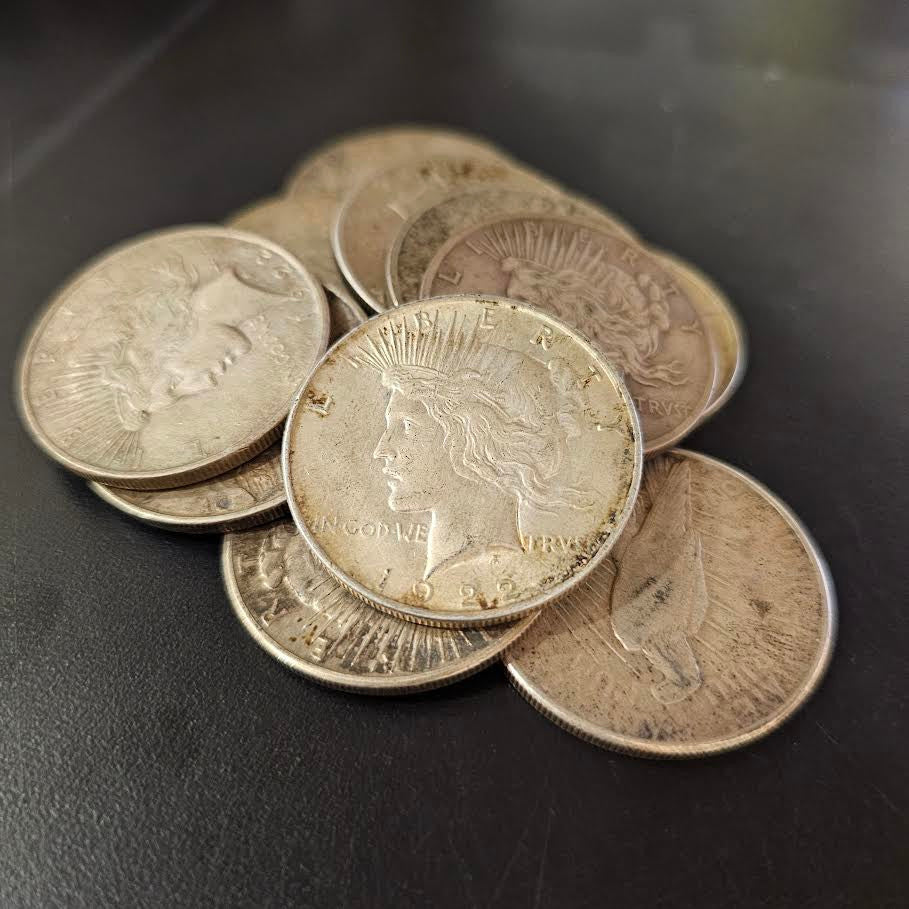 E-TRANSFER ONLY - 100 MIXED DATE UNITED STATES PEACE DOLLARS